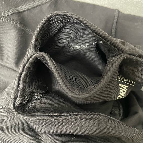 Victoria’s Secret Sport VSX Knockout Black Capri Leggings Set of 2 Size S - Picture 6 of 16